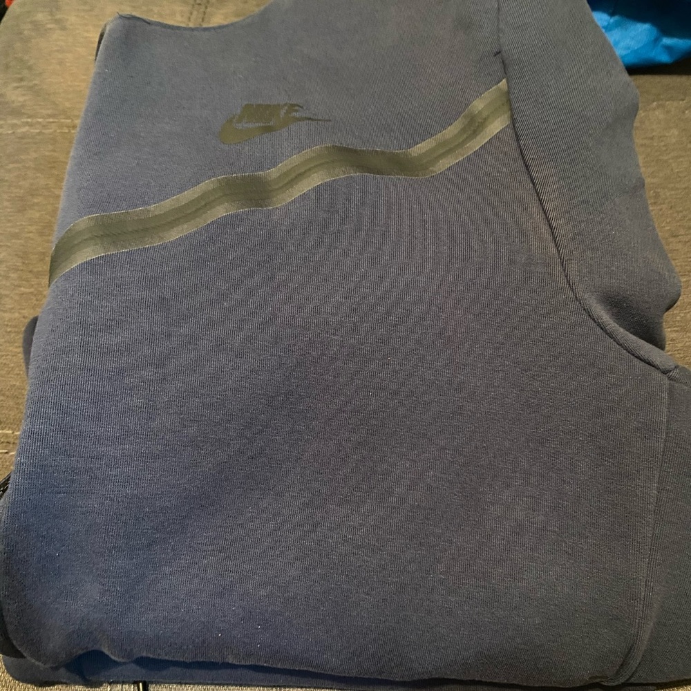 Navy blue Nike tech size xl